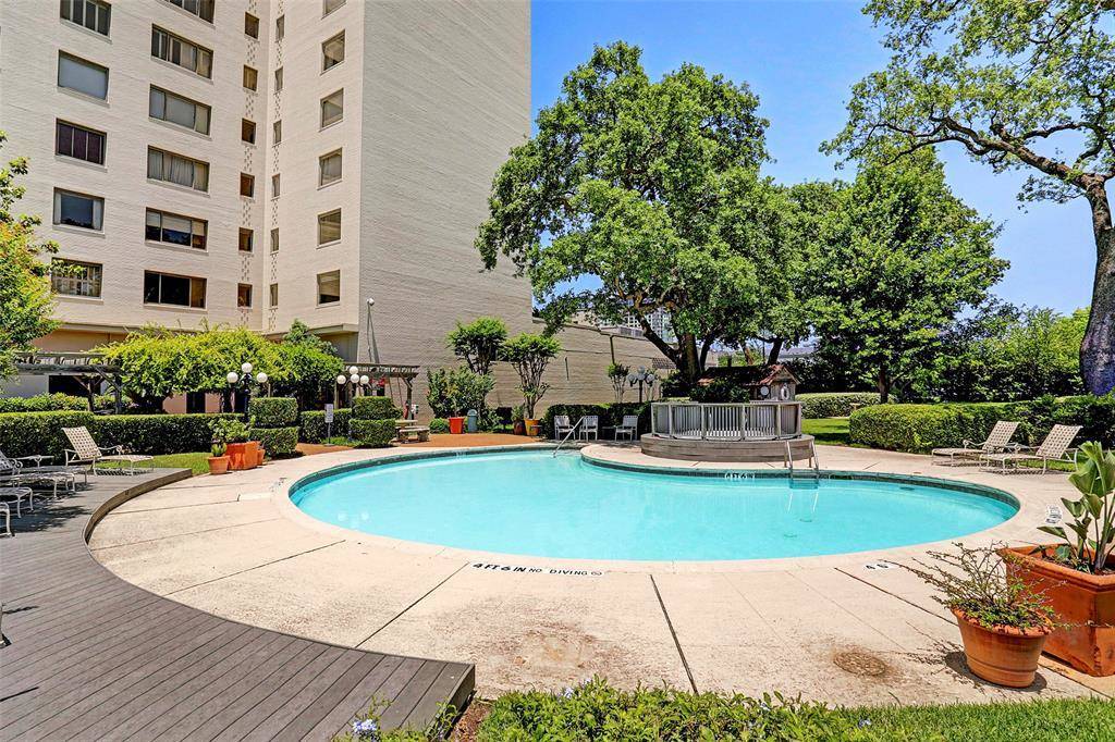 1400 Hermann Houston Condo Overview