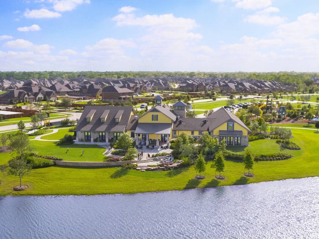 Top Sugar Land Neighborhoods With Best Amenities