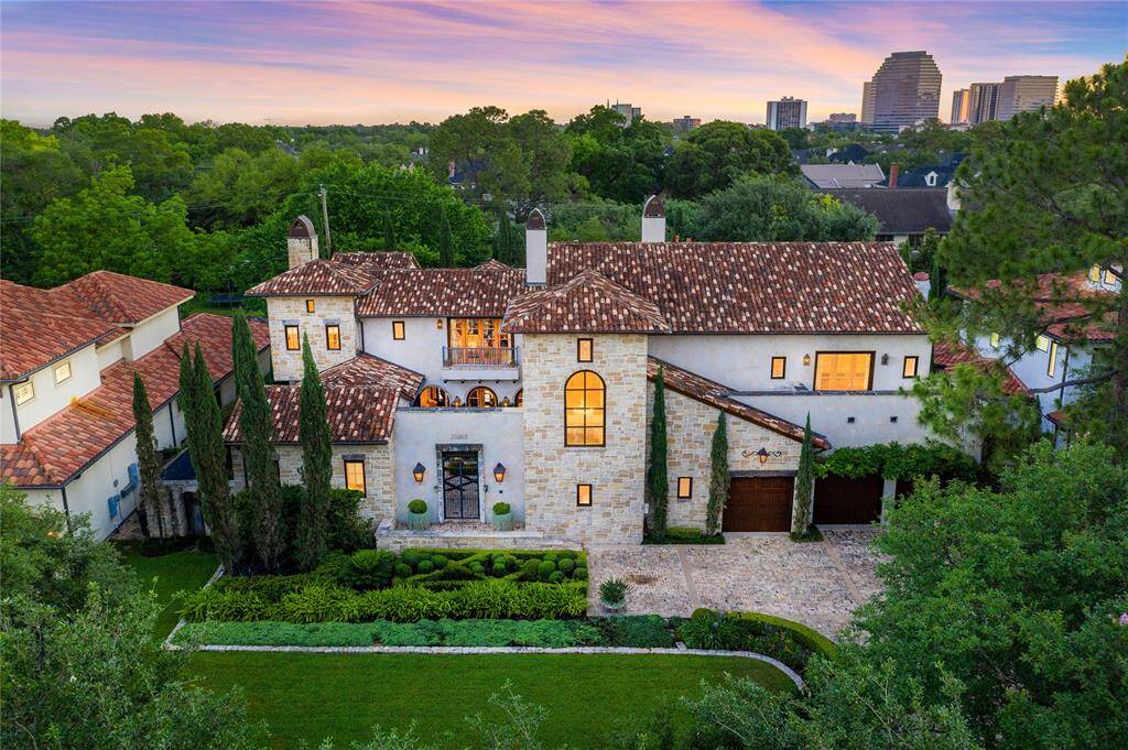 Luxury Neighborhoods: Land Value Appreciation